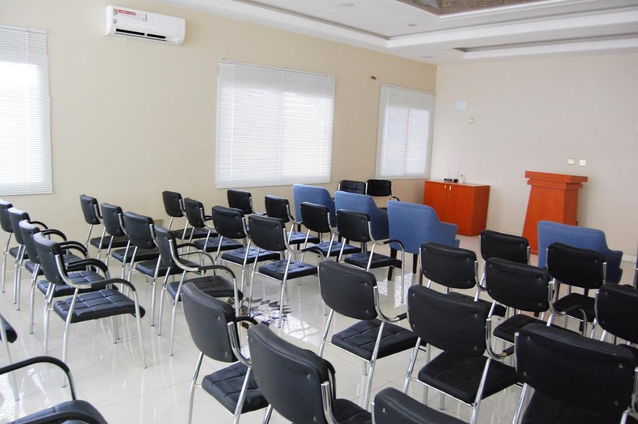 R & K Guest Palace Hotel Kano Exterior photo