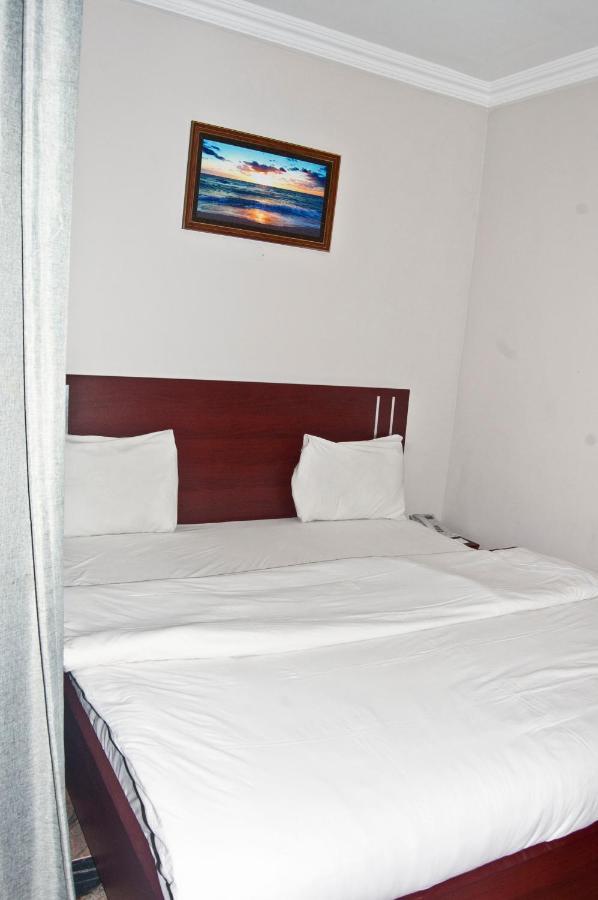 R & K Guest Palace Hotel Kano Exterior photo