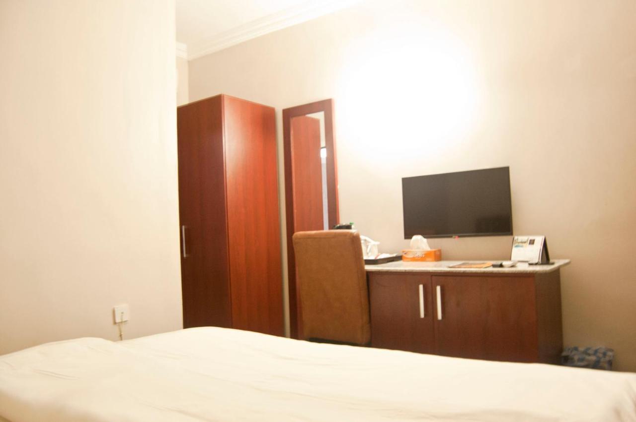 R & K Guest Palace Hotel Kano Exterior photo