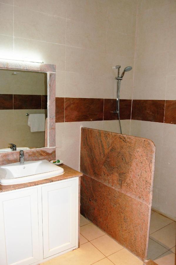 R & K Guest Palace Hotel Kano Exterior photo
